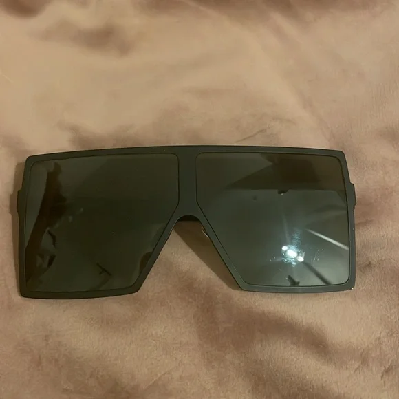 Oversized SAINT LAURENT YSL SL 182 Betty matte sunglasses Yves Saint Laurent Saint Laurent SL 182 Betty Black Silver  main image 2